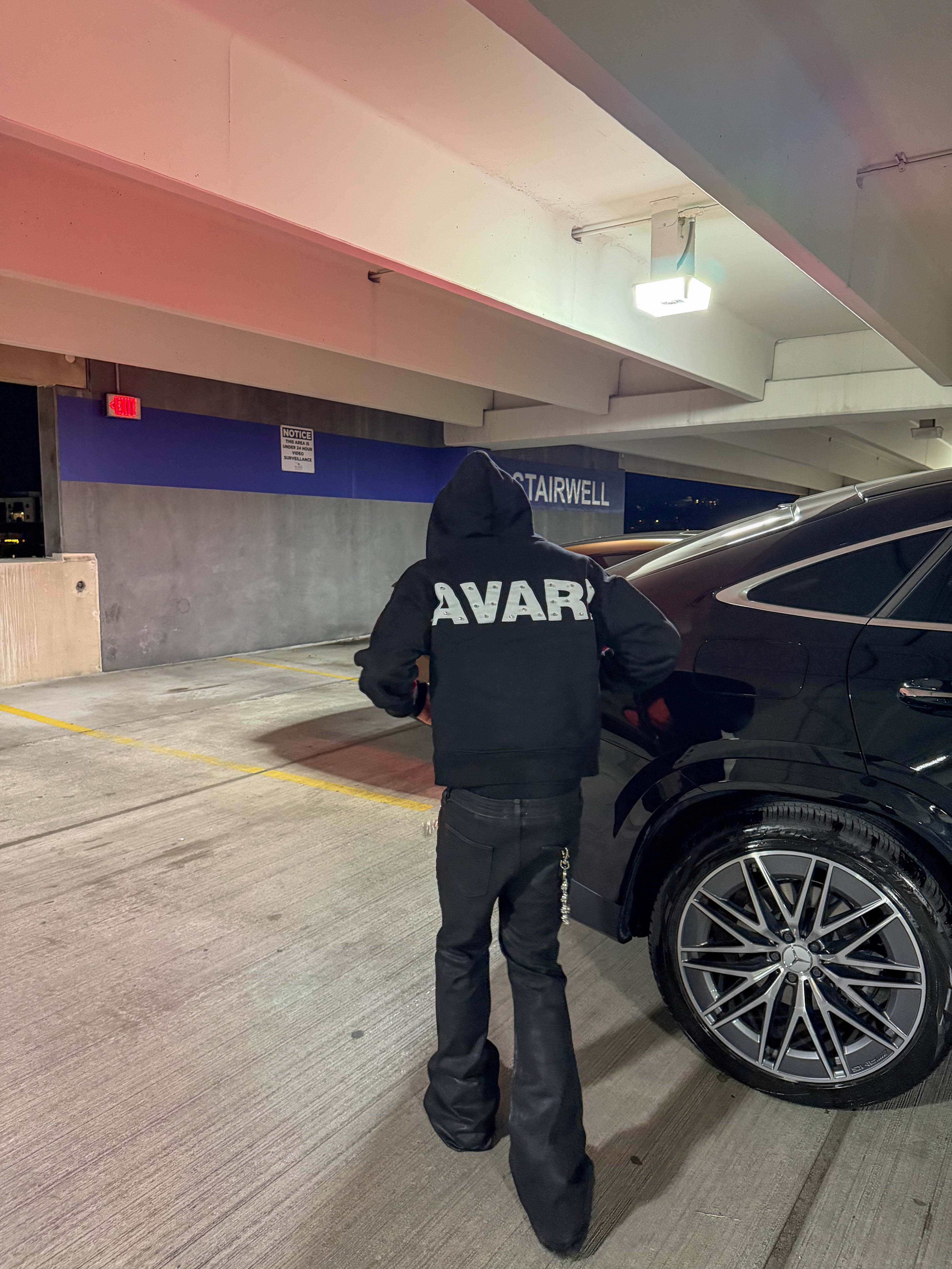 NOIR HOODIE